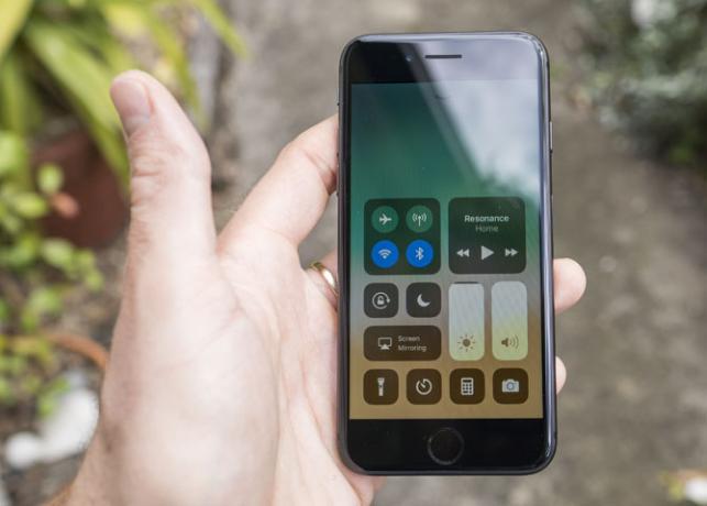 iPhone 8 İnceleme: Akıllı Telefon, Aptal Yükseltme iphone 8 6