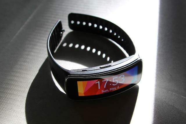 samsung gear fit dramatik aydınlatma