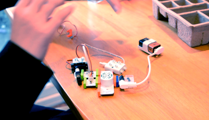 Kendi Yıldız Savaşları Droidinizi 100 $ 'ın altında için littleBits muo giveaway r2d2 devresi ile oluşturun