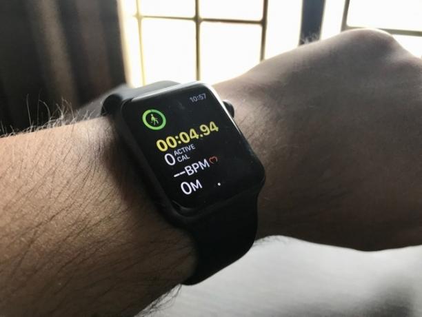 Apple Watch Fitbit 3'ten Daha İyi