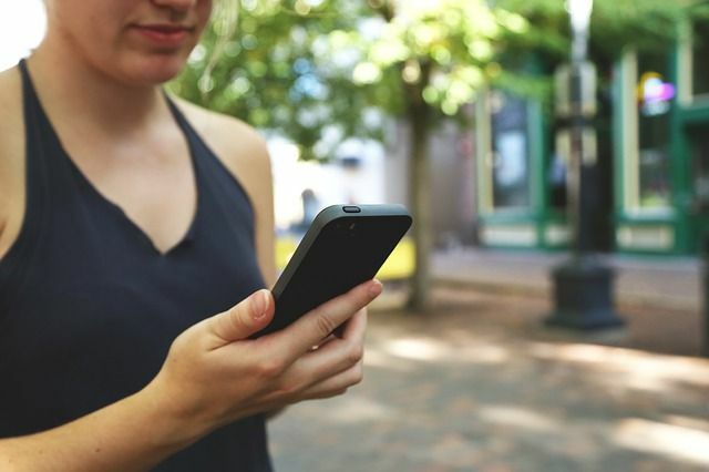 nasıl atıma-üstesinden-öğleden-çökme-ile-teknoloji-hareket-posta-telefon