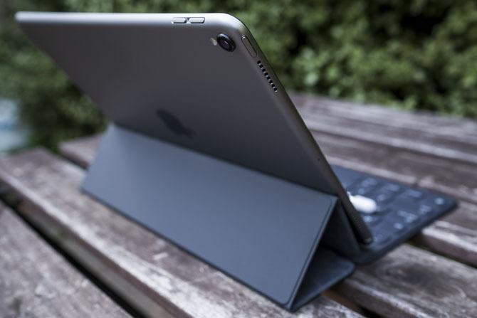 iPad Pro 10.5 İnceleme: En İyi iPad Yeterince İyi mi? ipad pro 105 standı6