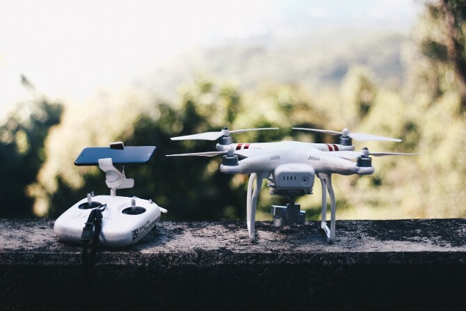 Uzaktan kumandalı Quadcopter tüketici drone