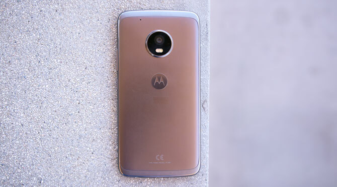 Moto G5 Plus İnceleme: Katı Orta Menzilli Telefon moto 2