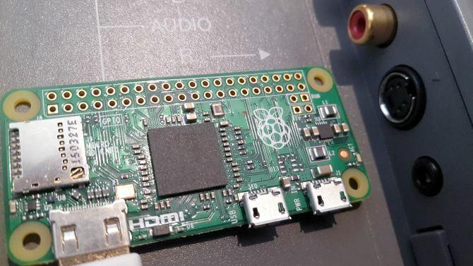 Raspberry Pi Zero bir TV'nin içine monte edilebilir