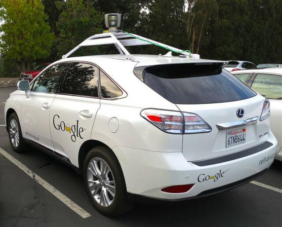 800 piksel-Google's_Lexus_RX_450h_Self-Driving_Car