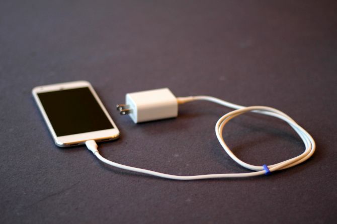 USB-C-için-18W-güç adaptörü