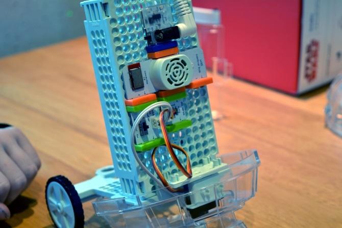 LittleBits muo giveaway r2d2 tekerlekleri ile 100 doların altında kendi Star Wars Droid'inizi oluşturun