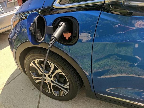 Chevy Bolt EV Uygulamalı: Görünüşe göre, Elektrikli Arabalar Artık Bolt EV4 Emmiyor