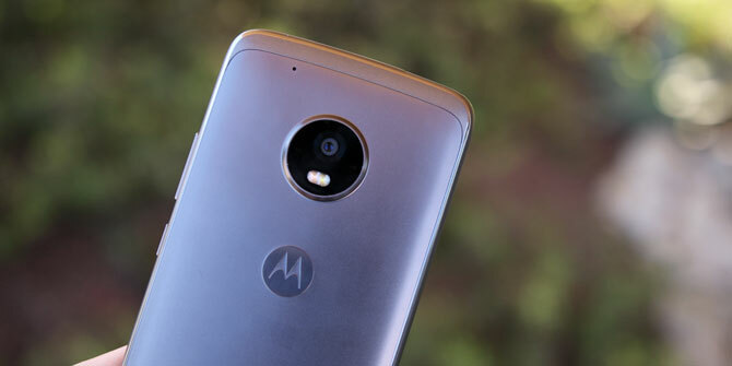 Moto G5 Plus İnceleme: Katı Orta Menzilli Telefon moto 5